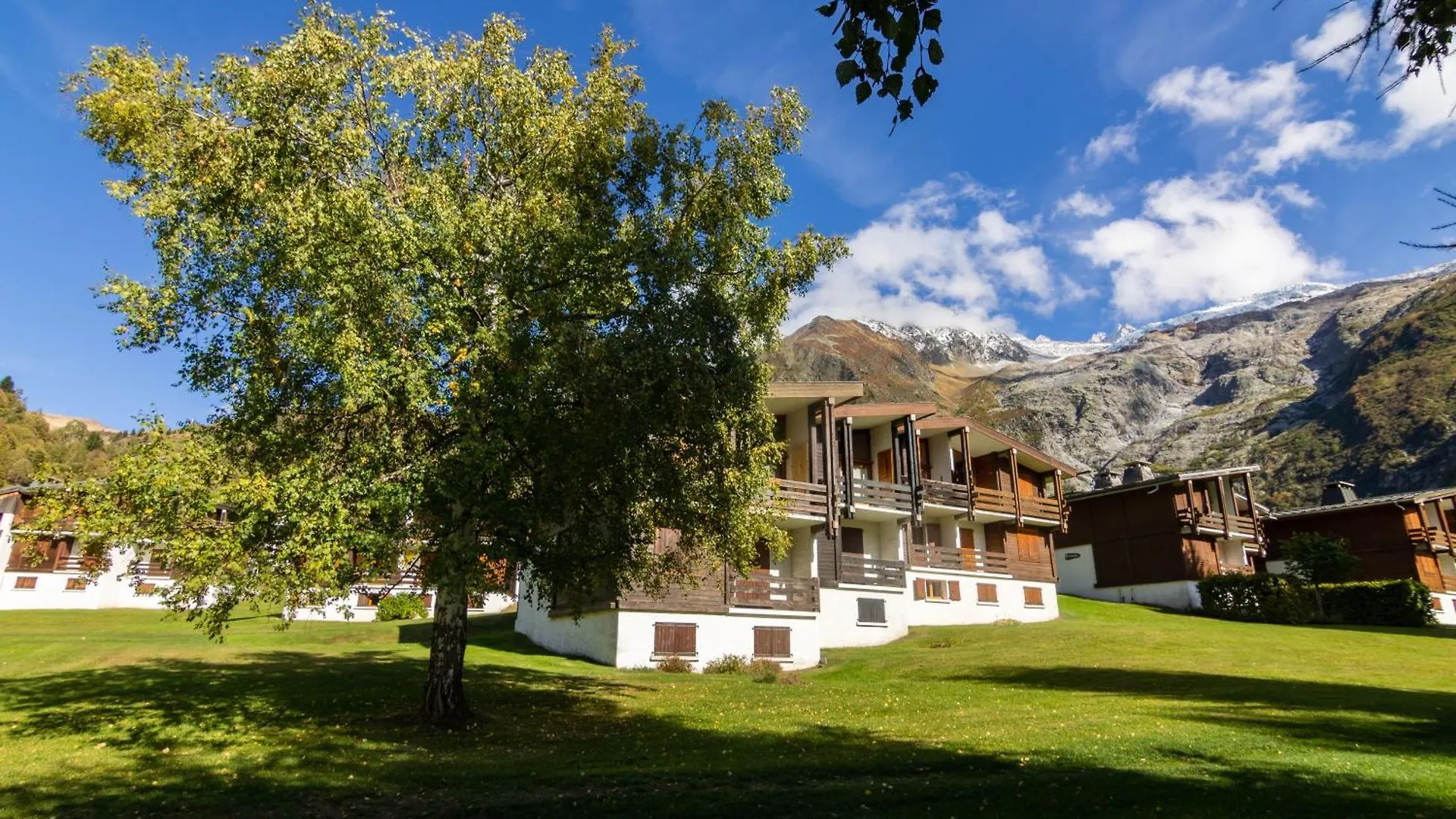 Chalet Dava La Via Ski In - Ski Out - Happy Rentals Chamonix